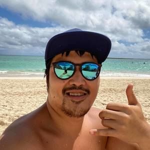 Meet your Posher, Dennis